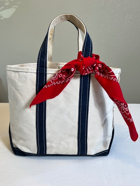 L.L. Bean Handbags - *FIRM PRICE* Vintage L.L. Bean Boat Tote Medium Navy /Natural Canvas Reg Handles